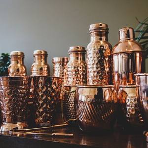 Venta caliente de botellas de agua de cobre puro, tazas, vasos para beber, tazas de botella de metal de cobre hechas a mano y vidrio a precio barato - Product Image 1