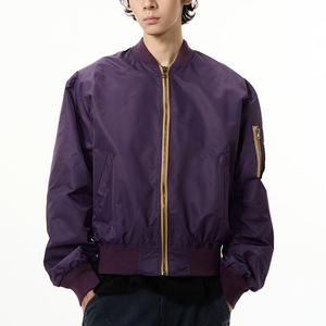 Chaqueta Híbrida Tech-Varsity para Hombre – Tejido de Alto Rendimiento en Gris Carbón con Mangas Resistentes al Viento y Codos Articulados - Product Image 2