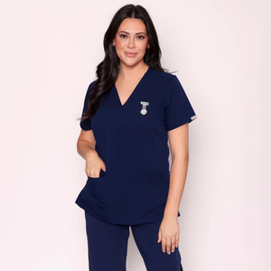 ชุดสครับแพทย์แบบโยคะ ยืดได้ 4 ทิศทาง ป้องกันกลิ่น เป็นมิตรกับสิ่งแวดล้อม ระบายอากาศได้ดี สำหรับทุกเพศ ตรวจจับการสัมผัสของเข็มได้ ชุดยูนิฟอร์มโรงพยาบาล - Product Image 1