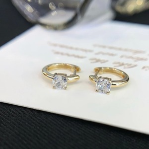 Pendientes Huggie de Plata 925 con Moissanita Corte Princesa, Pendientes Clásicos de Aleación para Mujer, Joyería de Regalo - Product Image 1