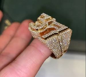 Anillo Personalizado con Letra y Diamantes de Moissanita, Anillo con Inicial en Micro Pavé, Anillo de Plata de Ley 925 Chapado en Oro - Product Image 3