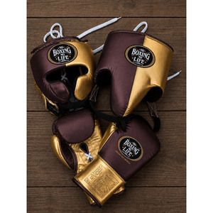 Ensemble de boxe personnalisé en cuir véritable avec logo et nom imprimés, comprenant des gants de boxe, un casque et une protection inguinale - Product Image 1