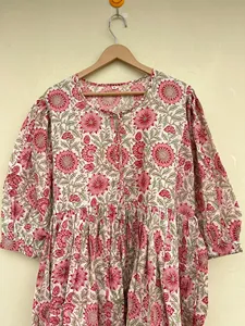Robe midi bohème pour femme, en coton rose à imprimé floral, manches bouffantes et col noué, robe d'été décontractée - Product Image 3