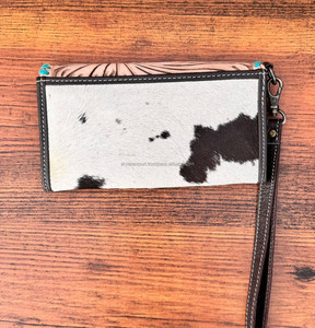 กระเป๋าคลัทช์หนังวัวสไตล์ตะวันตกสีเทอร์ควอยส์สุดทันสมัย - Product Image 4