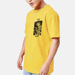 Camiseta extragrande con corte relajado y tejido transpirable, perfecta para atuendos casuales modernos con un toque de moda único. - Product Image 3