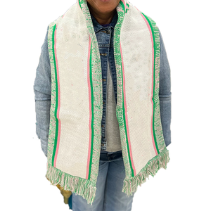 ชุดผ้าพันคอไหมพรมยาวพรีเมียมสีขาว AKA พร้อมหมวกปอมปอมลายทางสีเขียวแอปเปิ้ล 100% อะคริลิก ชุดสำหรับฤดูหนาว - Product Image 2