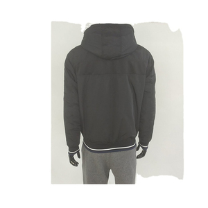 Chaqueta Acolchada Negra con Capucha para Hombre, Cierre de Cremallera, Resistente al Viento, Informal, para Invierno, Corte Regular, Relleno de Poliéster, Color Sólido - Product Image 6
