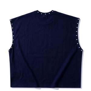 Camiseta sin mangas con pedrería de alta calidad, estilo vintage moderno, 100% algodón, tela suave y transpirable para ropa urbana unisex. - Product Image 2