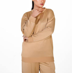 ชุดวอร์มกำมะหยี่แบบ 2 ชิ้นสีแทนสำหรับผู้หญิง ชุดกำมะหยี่เนื้อนุ่ม เสื้อสเวตเชิ้ตดีไซน์เนอร์และกางเกงขายาวทรงหลวม - Product Image 5