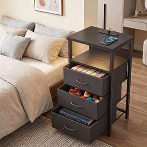 Comodino con Stazione di Ricarica, 3 Cassetti in Tessuto, Ripiano con Luce LED, Tavolino Moderno con Prese di Corrente e Porte USB - Product Image 4