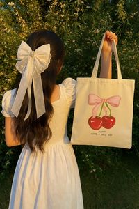 Sac fourre-tout en toile de coton imprimé cerises avec fermeture éclair, design tendance pour femme, prêt pour la plage, lavable, style toutes saisons - Product Image 2