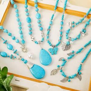 Collares Artesanales de Resina de la Mejor Calidad para Mujer, Diseño Exclusivo, Acabado Pulido, Forma de D, Joyería de Resina Epoxi - Product Image 1