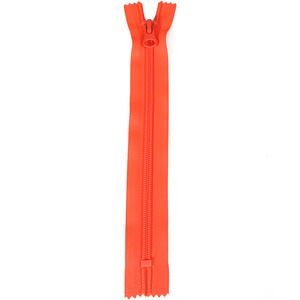 Vente en gros de couleurs personnalisées 3 #   5 #   8 #   Fermeture éclair longue en nylon pour vêtements, accessoires de poche pour contrôle d'accès - Product Image 4