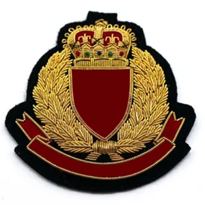 Hebilla Decorativa Metálica Hecha a Mano Personalizada, Bordada en PU con Logotipo Personalizado, Terciopelo Dorado de Alta Calidad - Product Image 4