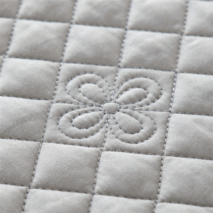 Ensemble de housse de couette matelassée hypoallergénique respirante en polyester gris, taille Queen, lavable, pour l'hiver - Product Image 5