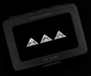 OM GEMS Diamante Cultivado en Laboratorio de 5.2 x 3.2 MM, Corte Triangular, Diamante Suelto Melee, Diamante Creado en Laboratorio para la Creación de Joyería Personalizada - Product Image 1
