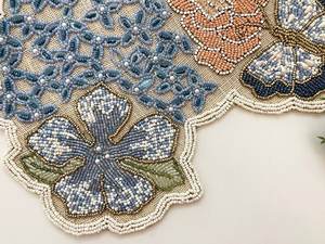 Camino de Mesa Bordado a Mano de Lujo Vintage, Personalizado en Azul y Dorado, Duradero, Ecológico, de 5mm de Grosor, Decorativo - Product Image 2