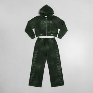 Conjunto Deportivo Unisex OEM Personalizado de Invierno, Casual, Grueso, con Parches, Pedrería y Bordados, Lavado Ácido, Pantalones Acampanados y Sudadera con Cremallera - Product Image 4