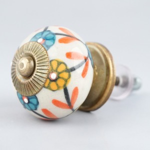 Boutons de tiroir et poignées de meuble contemporains en céramique moutarde de qualité supérieure, faits à la main, motif petite fleur, pour chambre et hôtel - Product Image 4