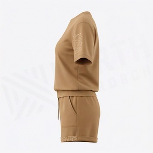 Ensemble de 2 pièces de haute qualité pour femmes, vêtements formels unis au-dessus du genou, t-shirt à manches courtes et short, ensemble assorti - Product Image 2