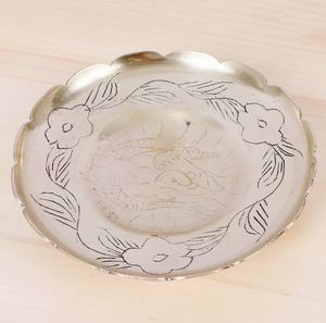 Plateau de service en aluminium argenté Offre Spéciale design de fleurs martelées plateau de service rond en métal le plus vendu produit exigeant personnalisé - Product Image 2