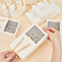 Boîtes cadeaux pour bijoux avec tiroir rembourré en éponge, boîtes d'emballage pour bijoux pour colliers, boucles d'oreilles, bagues, bracelets