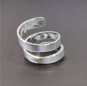Anillo Espiral Delicado de Plata Sólida 925, Sencillo Símbolo de Paz, Anillo Bypass, Joyería de Inspiración para Uso Diario, Regalo - Product Image 3