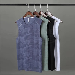 เสื้อกั๊กถักโพลีเอสเตอร์ผู้ชาย สีพื้น ปักโลโก้ด้านหน้าได้ แห้งเร็ว ระบายอากาศดี เหมาะสำหรับออกกำลังกาย สวมใส่สบาย ขายดี - Product Image 1