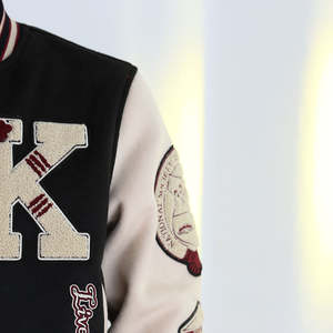 Chaqueta Varsity de Lana con Logotipo Personalizado, Parches Bordados en Chenilla, Chaqueta Gruesa de Invierno, Chaqueta Varsity Moderna para Hombre - Product Image 5