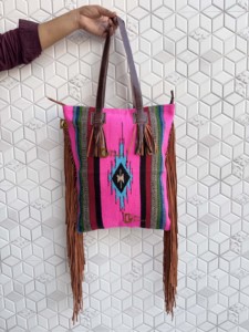 Colección Elegante de Bolsos de Tela Azteca con Flecos y Grabados a Mano, Estilo Bohemio, Bolsos de Venta Caliente para Mujer - Product Image 3