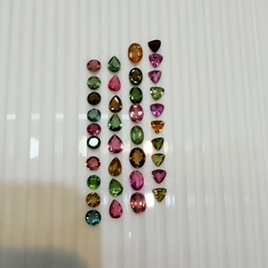 Pierres précieuses en vrac de tourmaline naturelle certifiée IGI, formes mélangées, multicolores (rose, vert, jaune), coupes ovales, poire et triangle - Product Image 3
