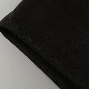 เสื้อฮู้ดดี้สีดำล้วนสำหรับผู้ชาย พิมพ์ลายดิจิทัล ทรงปกติ ผ้าสเตรช ใส่สบาย เหมาะสำหรับฤดูหนาว คอกลม - Product Image 3