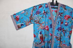 Bata Kimono de Algodón Suave y Transpirable con Estampado Digital de Dibujos Animados para Mujer, Camisón de Verano Hecho a Mano con Cuello en V y Elástico, de Naaz Textile - Product Image 4