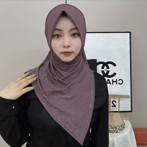 ฮิญาบผ้าชีฟองสีพื้นสำหรับผู้หญิง ประดับด้วยคริสตัล สำหรับสวมใส่ในชีวิตประจำวัน - Product Image 3