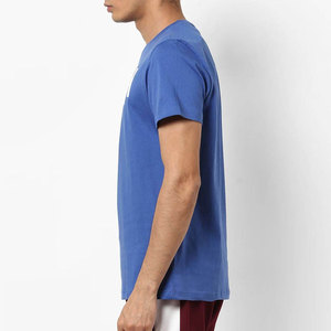 T-shirt décontracté pour homme à manches courtes, col rond, imprimé numérique bleu, motif rayé avec lettres sur le devant, coupe régulière, respirant, en jersey pour l'extérieur - Product Image 2