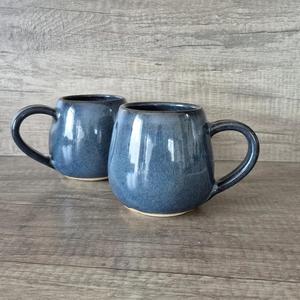 Tasse en céramique sophistiquée avec glaçure indigo profonde, silhouette incurvée, poignée solide, isolation thermique, artisanat pour vaisselle haut de gamme - Product Image 3