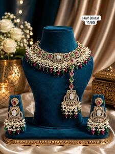 Ensemble de collier et boucles d'oreilles de mariée Kundan en perles, bijoux indiens plaqués or, imitation or. - Product Image 4