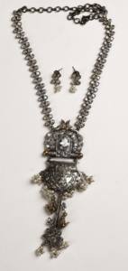 Parure Collier et Boucles d'Oreilles Paon Bicolore en Laiton Plaqué Or, Style Romantique, Pierres de Cristal et Perles, pour Mariage et Fiançailles - Product Image 4