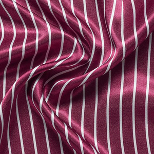 Ensemble de pyjama d'été essentiel pour homme : T-shirt à manches courtes et col rond, short à taille élastique, doux, respirant et léger pour la maison - Product Image 3