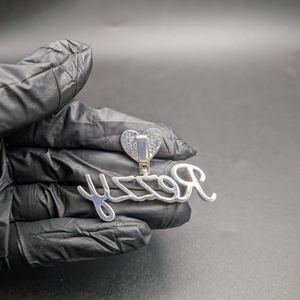 Colgante Personalizado con Nombre en Letra Cursiva, con Incrustaciones de Diamantes VVS Moissanite, con Corazón, Estilo Hip Hop, Joyería Brillante - Product Image 6