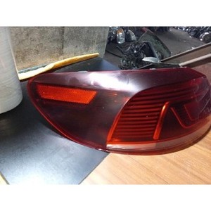 Feu arrière extérieur gauche d'occasion OEM CC 2012-2016 3C8945207AD - Product Image 3