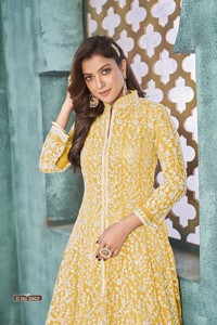 Traje Anarkali Moderno Bordado y Semisellado para Fiestas, Bodas y Diwali - Product Image 3