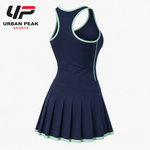 Uniforme de tenis elegante para mujer con top deportivo sin mangas, falda plisada y cintura cómoda para un estilo clásico en la cancha. - Product Image 5