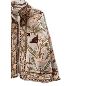 Chaqueta de invierno con bordado de terciopelo hecha a mano con diseño Floral indio, chaqueta ligera Bohemia chic de la mejor calidad, ajuste bohemio cómodo - Product Image 3