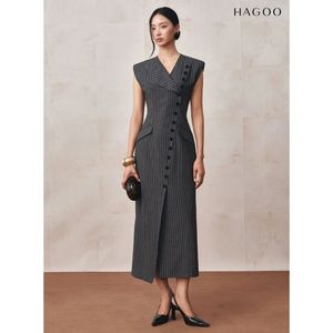 Robe moulante midi élégante pour femme V9097, col asymétrique, épaules dénudées - Product Image 1