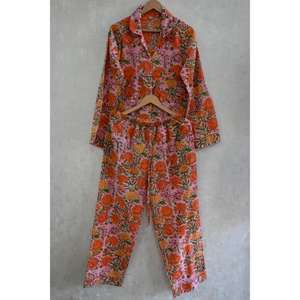 Ensemble de pyjama en coton imprimé à la main avec motifs floraux, léger, pour se détendre et dormir, vêtements de nuit pour femmes - Product Image 3