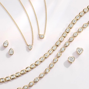 Collar con colgante de diamante talla pera engastado en bisel - Product Image 3