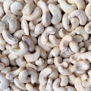 Nueces de Anacardo Crudas al Por Mayor a la Mejor Precio, Exportadas a Dubái, UE y Medio Oriente - Product Image 1