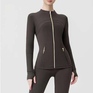Veste de yoga zippée courte pour femme avec logo personnalisé, 75 % nylon 25 % élasthanne, col à revers, manches longues, coupe ajustée, style vêtement de sport pour la course et l'entraînement - Product Image 6