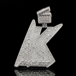 จี้พระราชาฮิปฮอปแบบกำหนดเอง ชุบทอง ประดับเพชร CZ ระยิบระยับ - Product Image 1